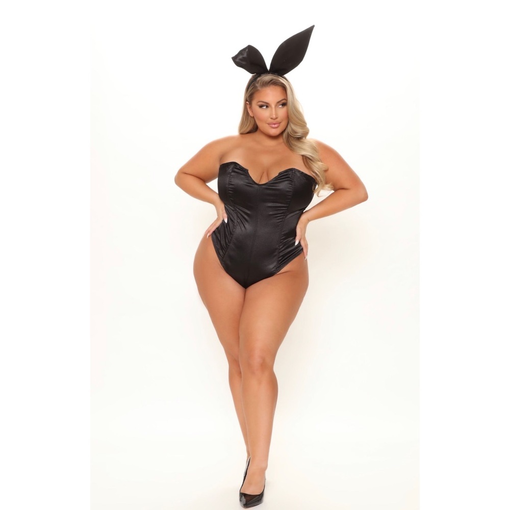 HOT RABBIT FASHION NOVA COSTUME IN BLACK SIZE 2X Playboy bunny